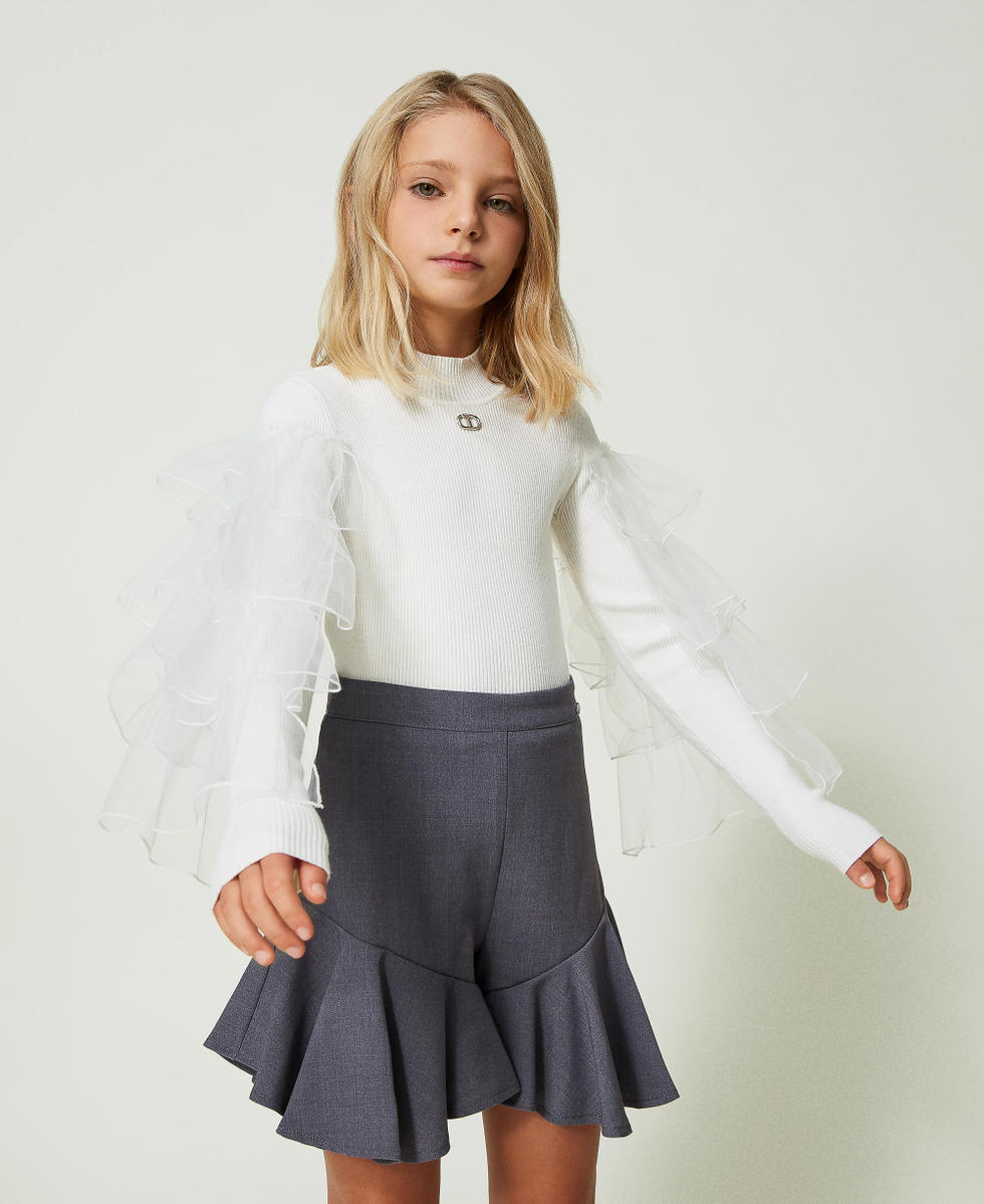 Short &eacute;vas&eacute; avec volants