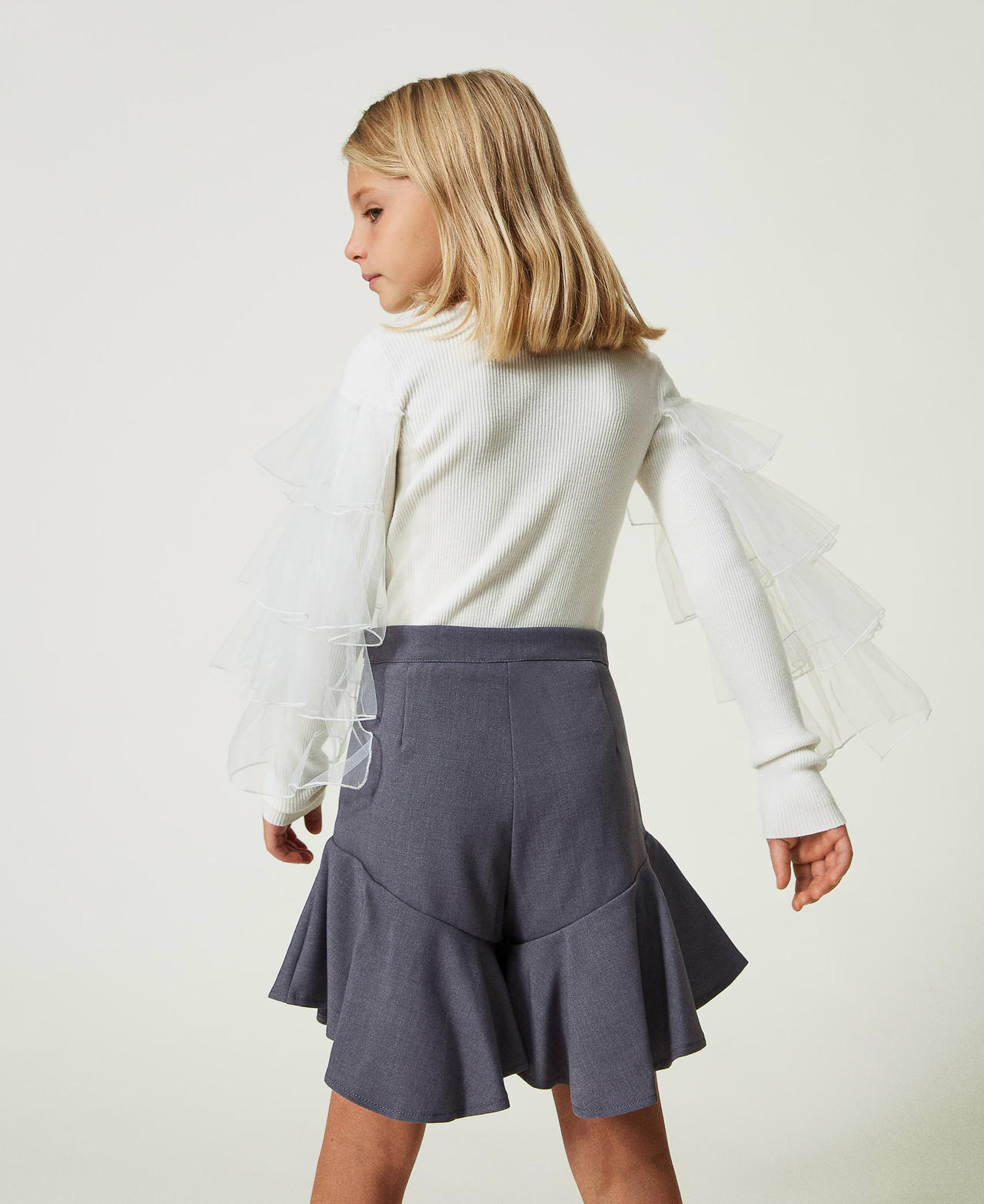 Short évasé avec volants