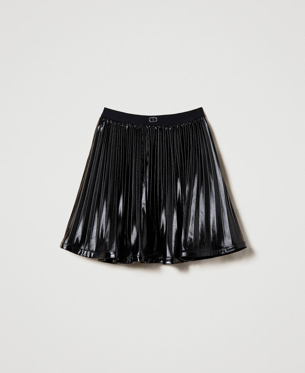 Leather-like pleated skirt