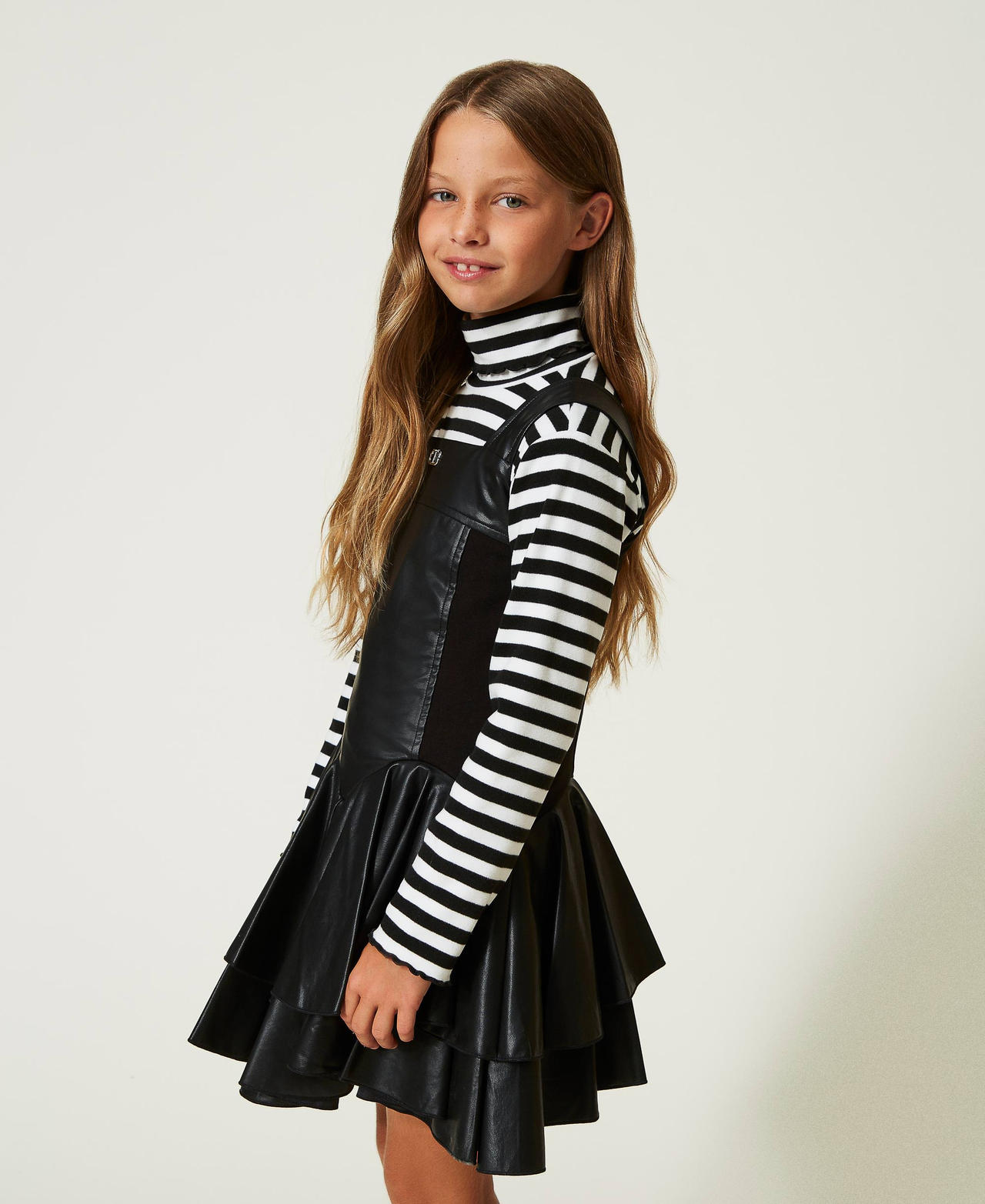 Short dress with flounces