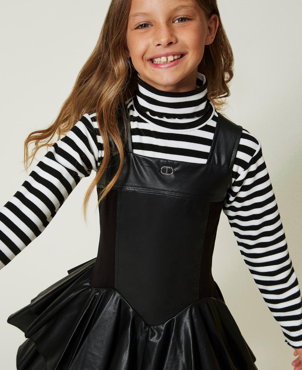 Kurzes Volantkleid