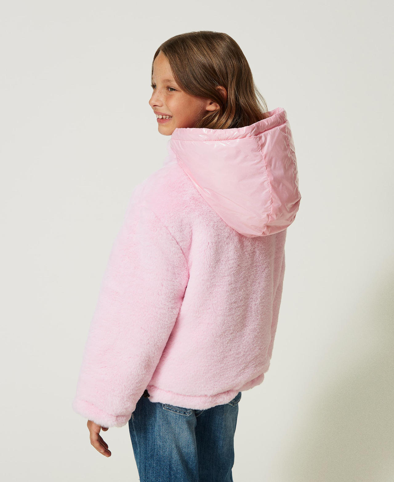 Reversible puffer jacket with faux fur