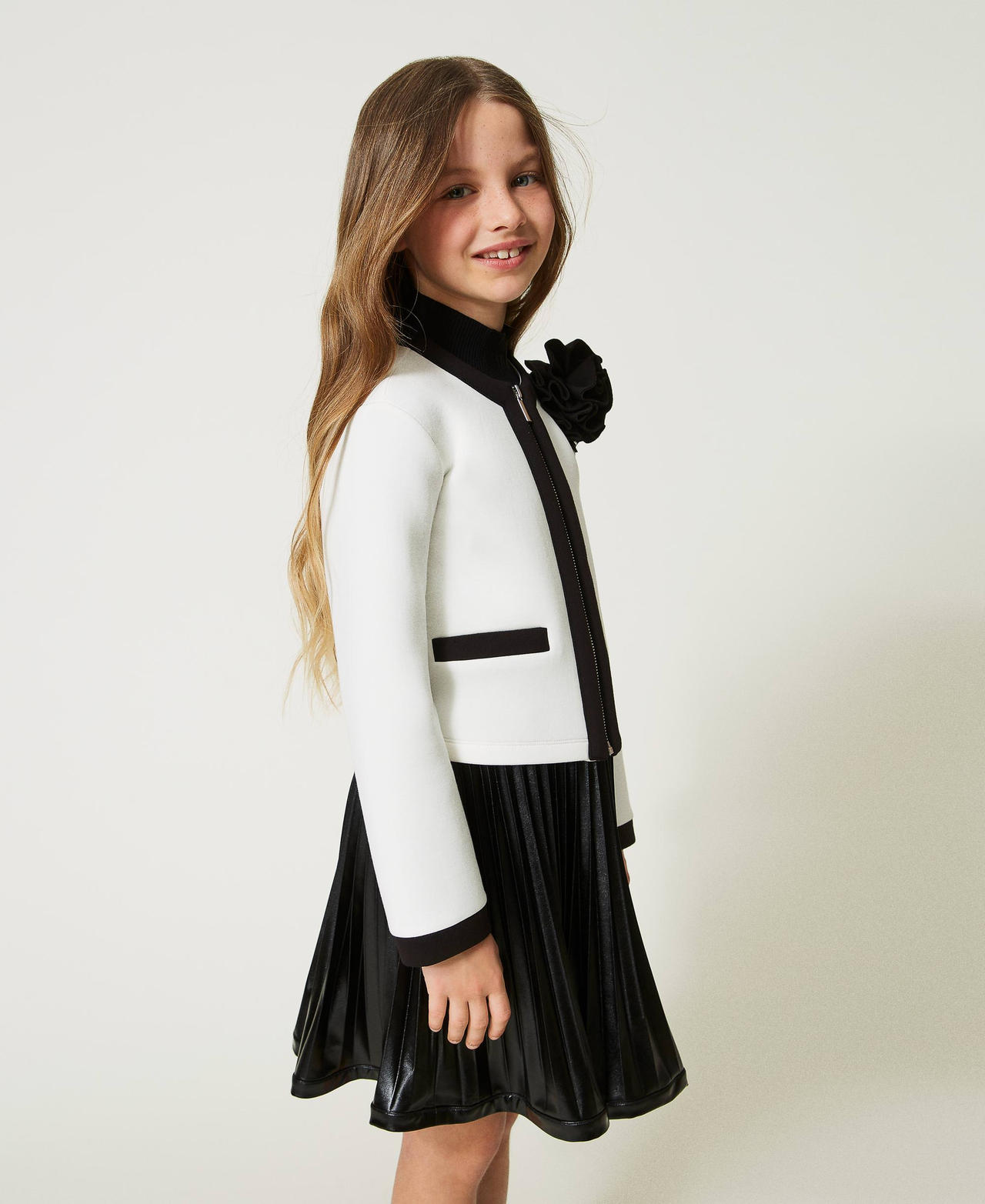 Blouson en scuba avec fleur
