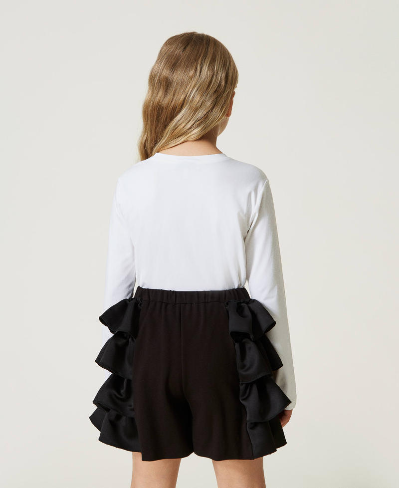 Short avec volants en satin duchesse