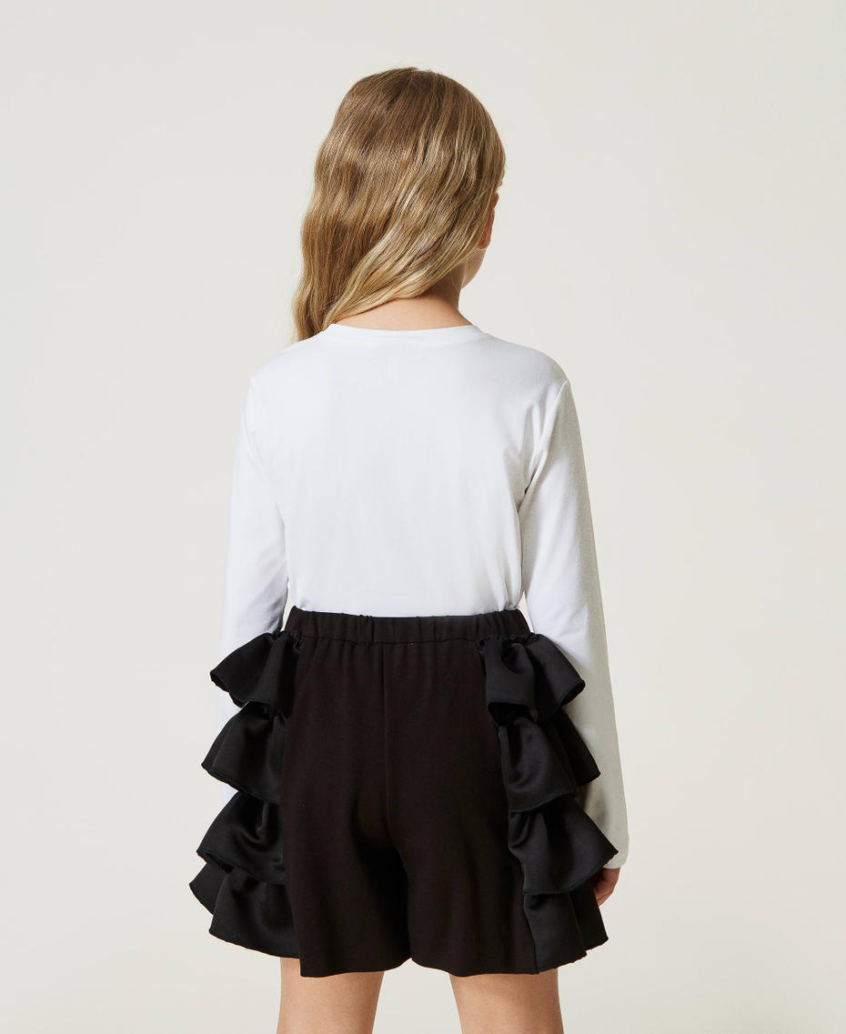 Short avec volants en satin duchesse