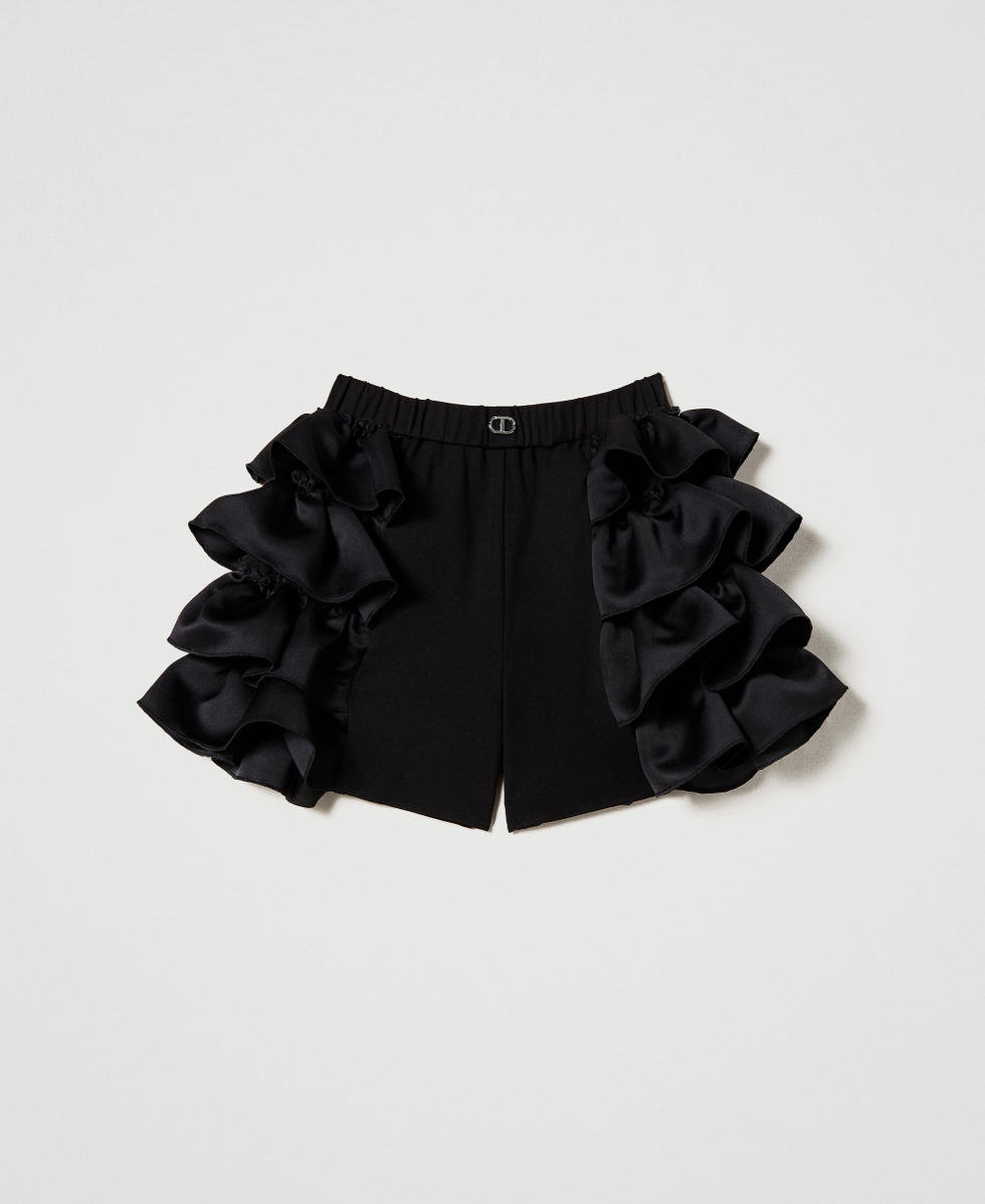 Pantal&oacute;n corto con volantes de duquesa