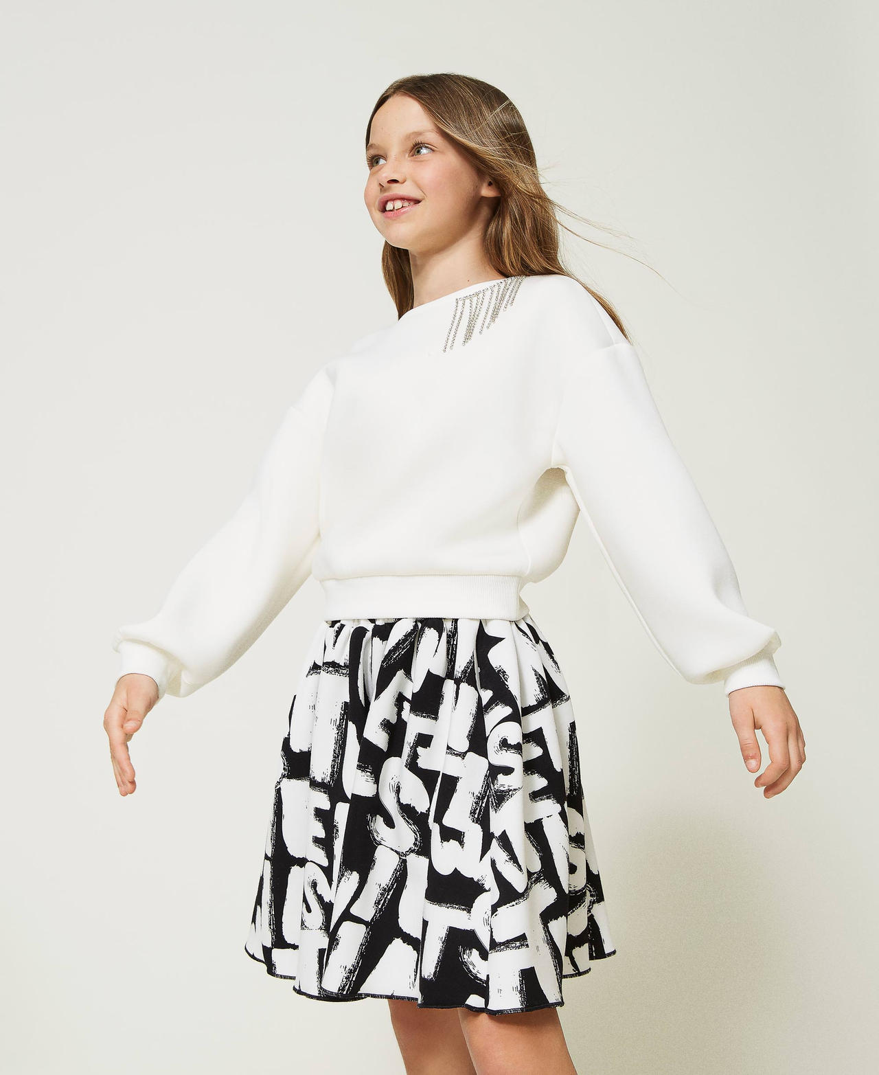 Short skirt with lettering print Black / Snow Logo Print Girl 232GJ2252-02