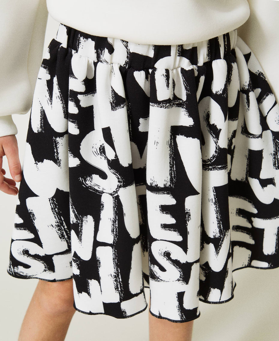 Short skirt with lettering print