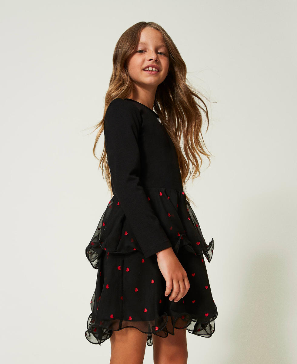 Robe courte avec cr&ecirc;pe georgette et c&oelig;urs