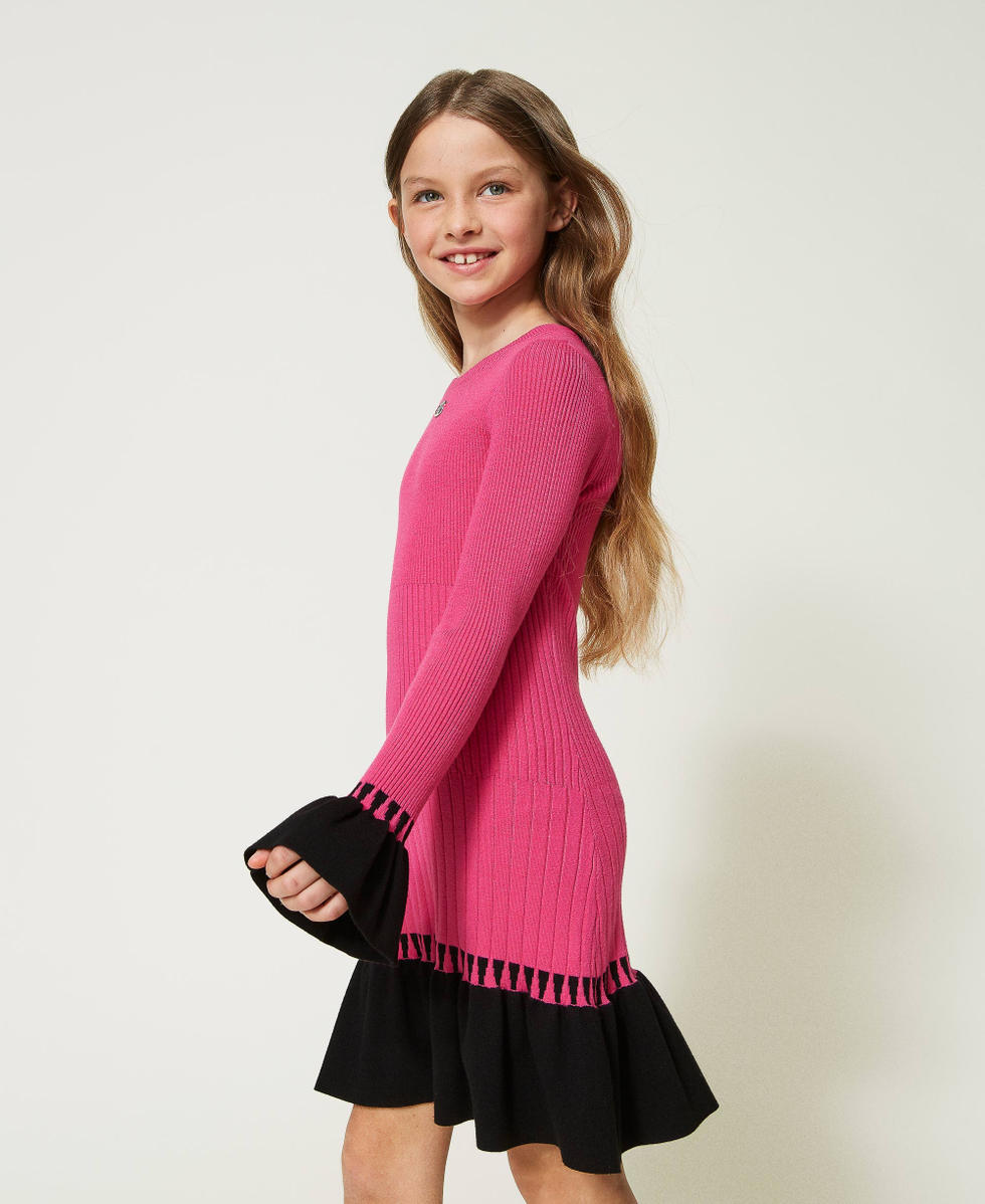 Robe courte c&ocirc;tel&eacute;e avec volants