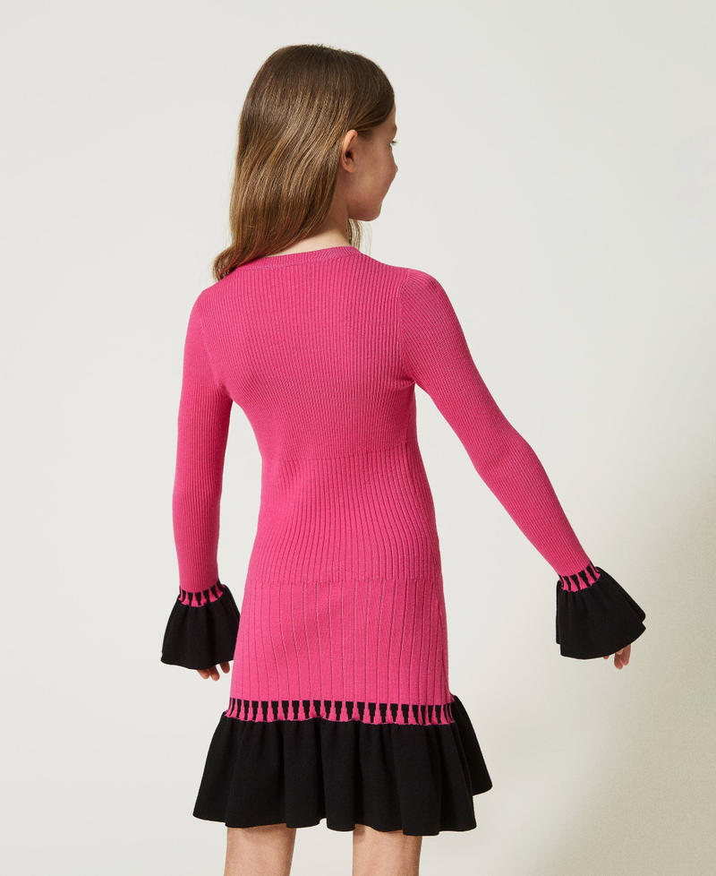 Robe courte côtelée avec volants