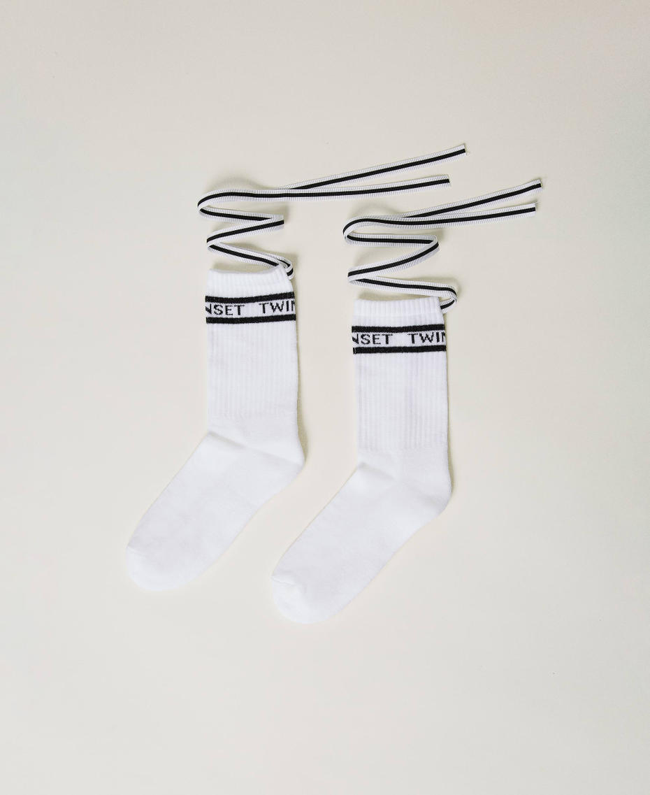 Jacquard logo and ribbon socks