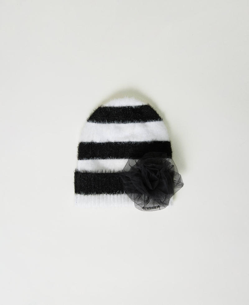 Striped beanie with brooch Bicolour Off White / Black Girl 232GJ4385-01