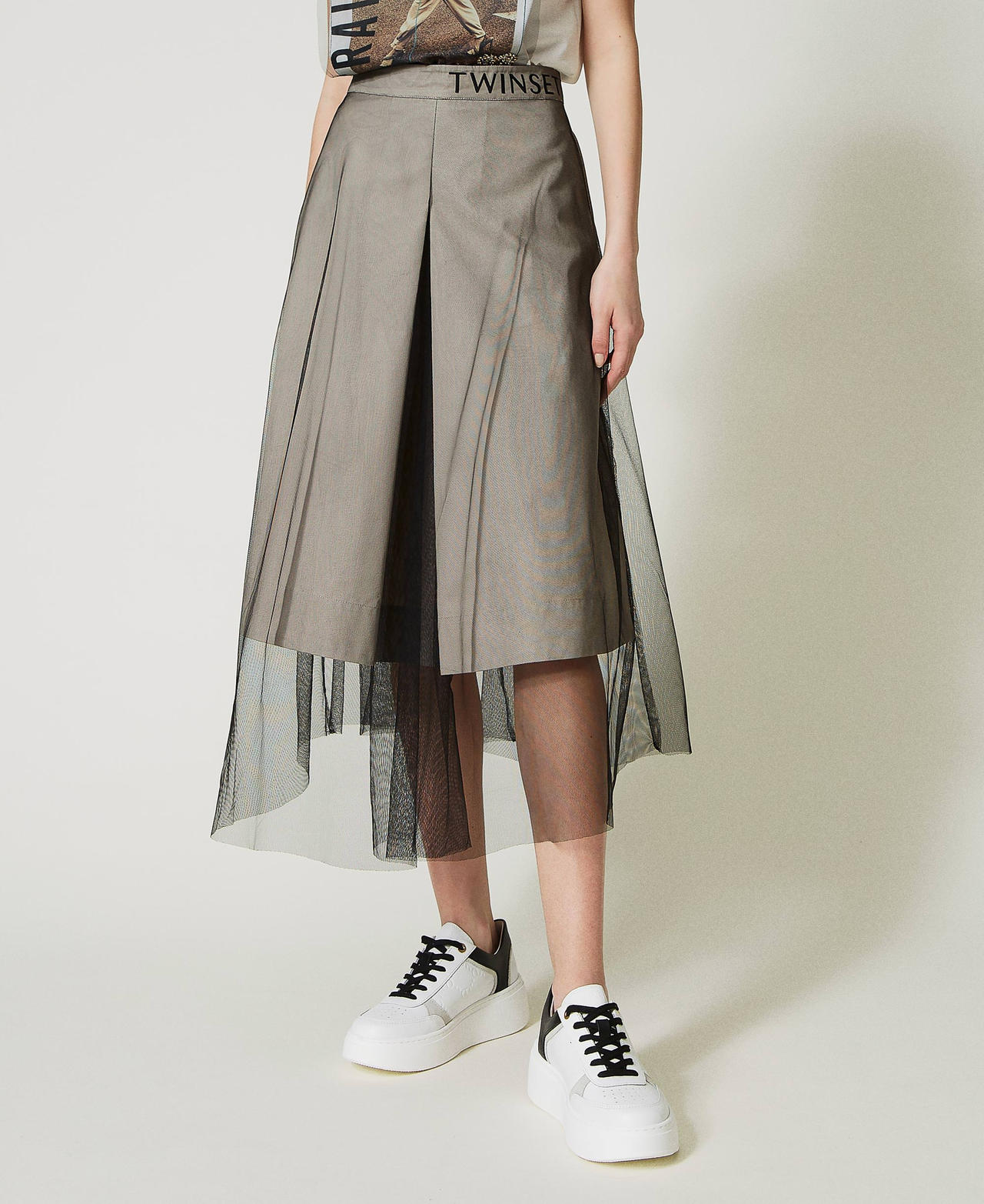 Falda midi de gabardina y tul