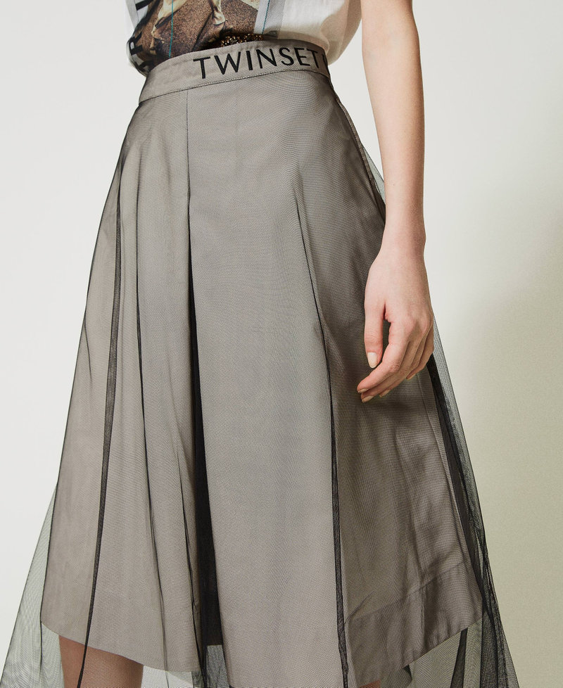 Falda midi de gabardina y tul