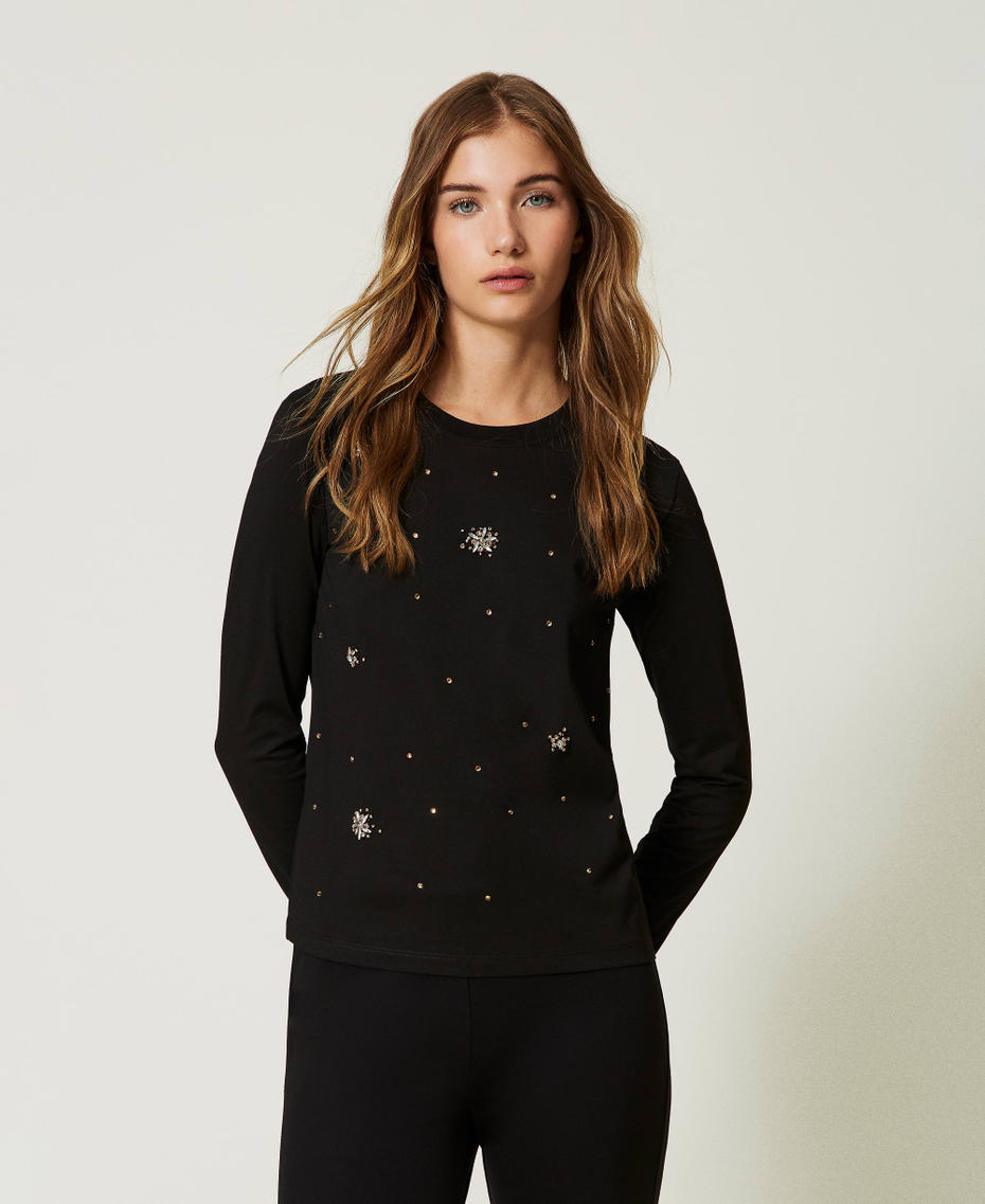 T-shirt with pearl and rhinestone embroidery