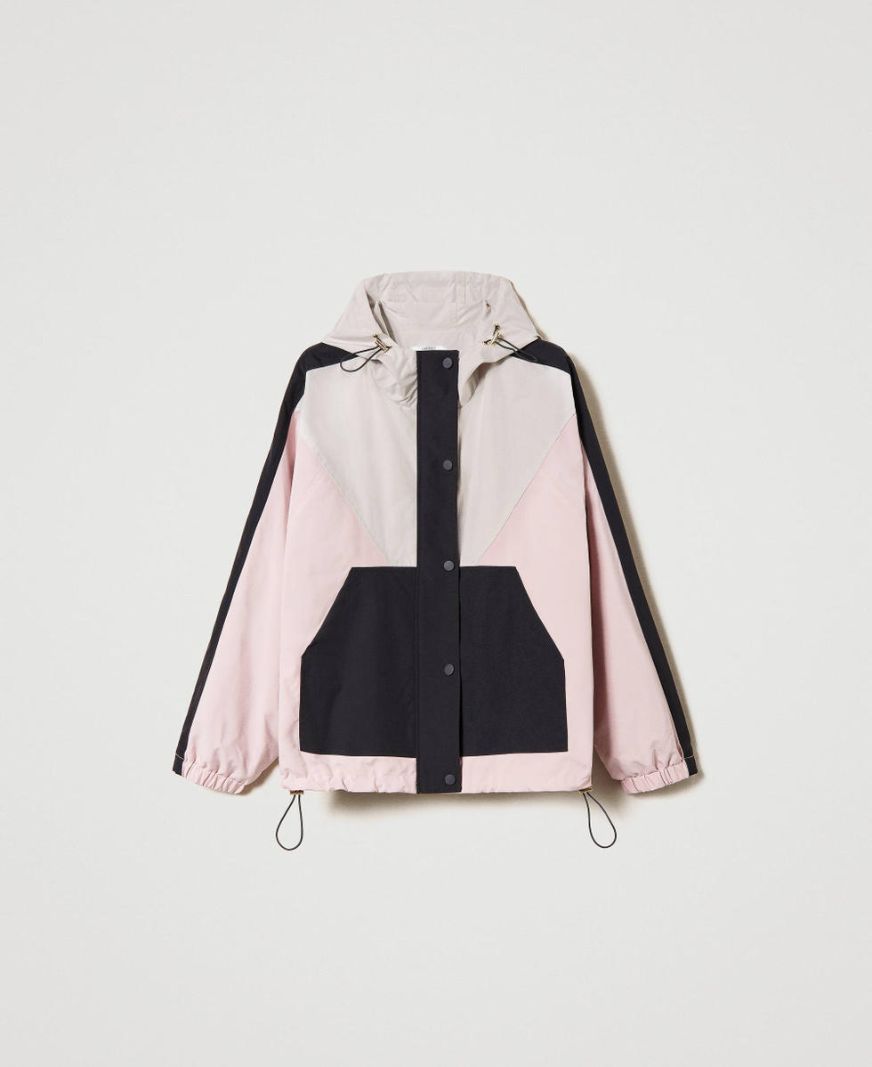 Chaqueta color block con capucha
