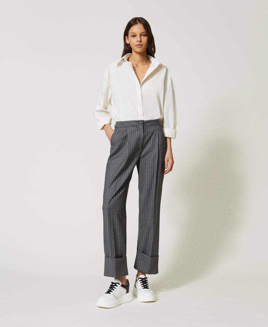 Pantalon rayé avec revers