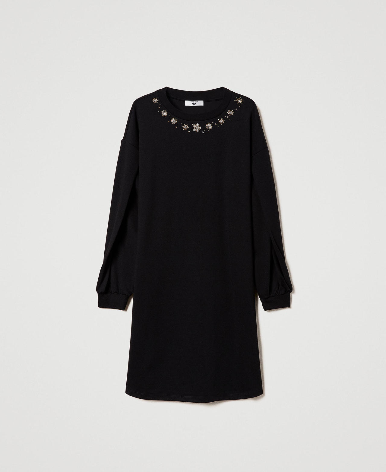Robe courte avec broderie