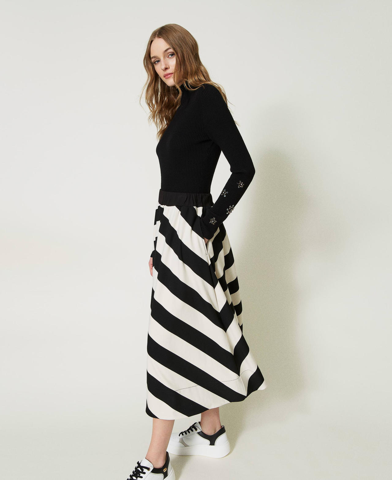 Midi skirt with chevron stripes Vanilla / Black Woman 232LI2QAA-02