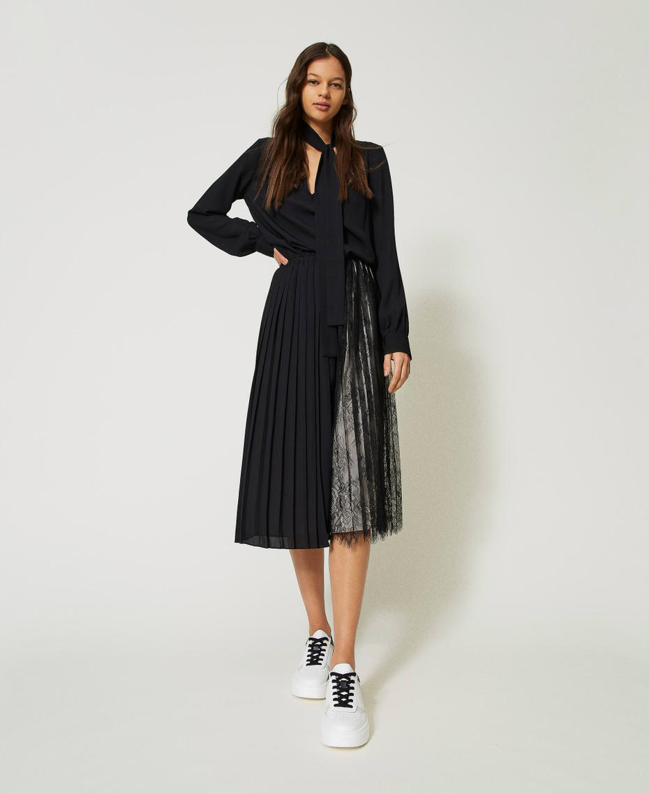 Midikleid aus Georgette und Spitze