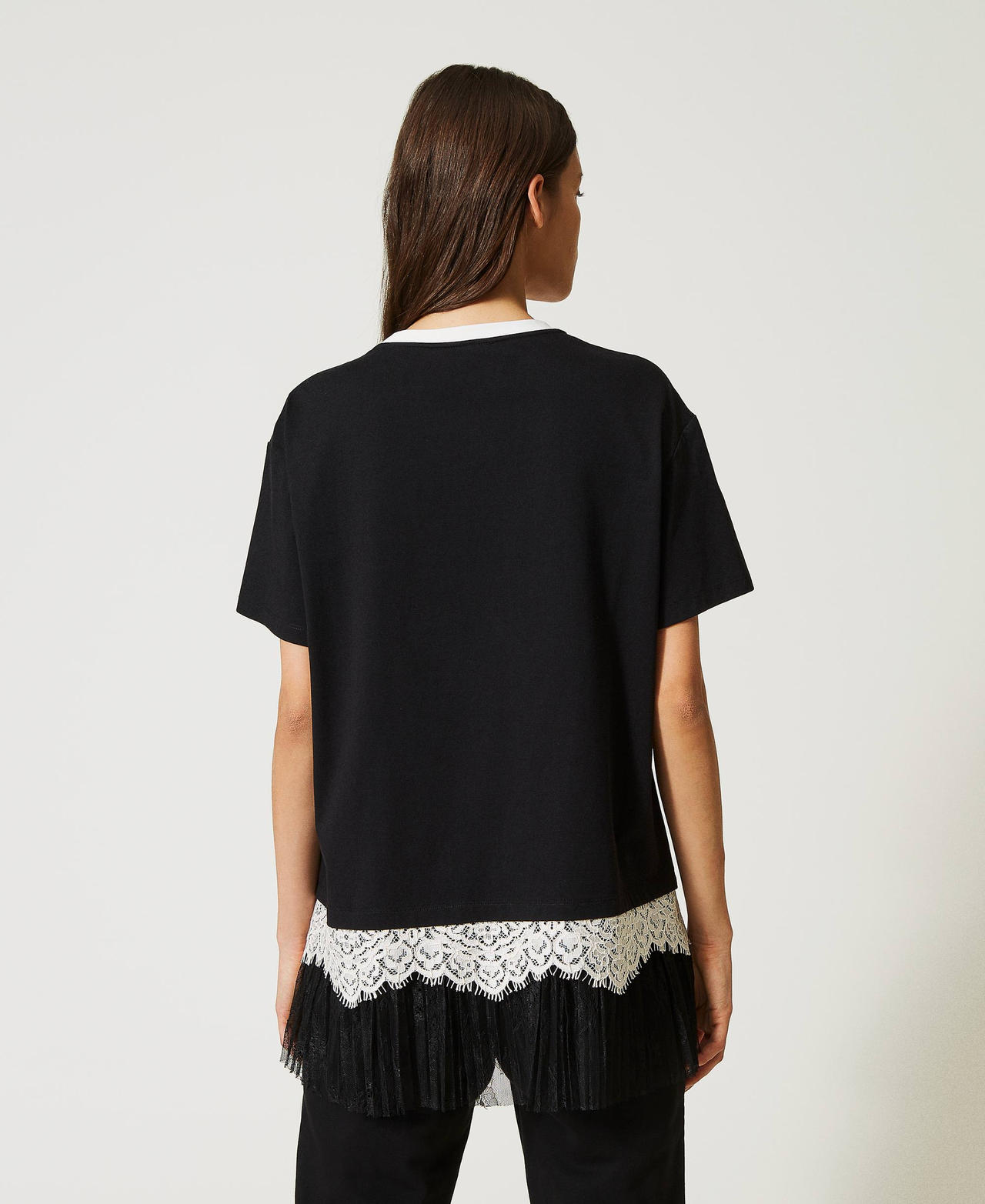 Maxicamiseta con encaje y tul plisado