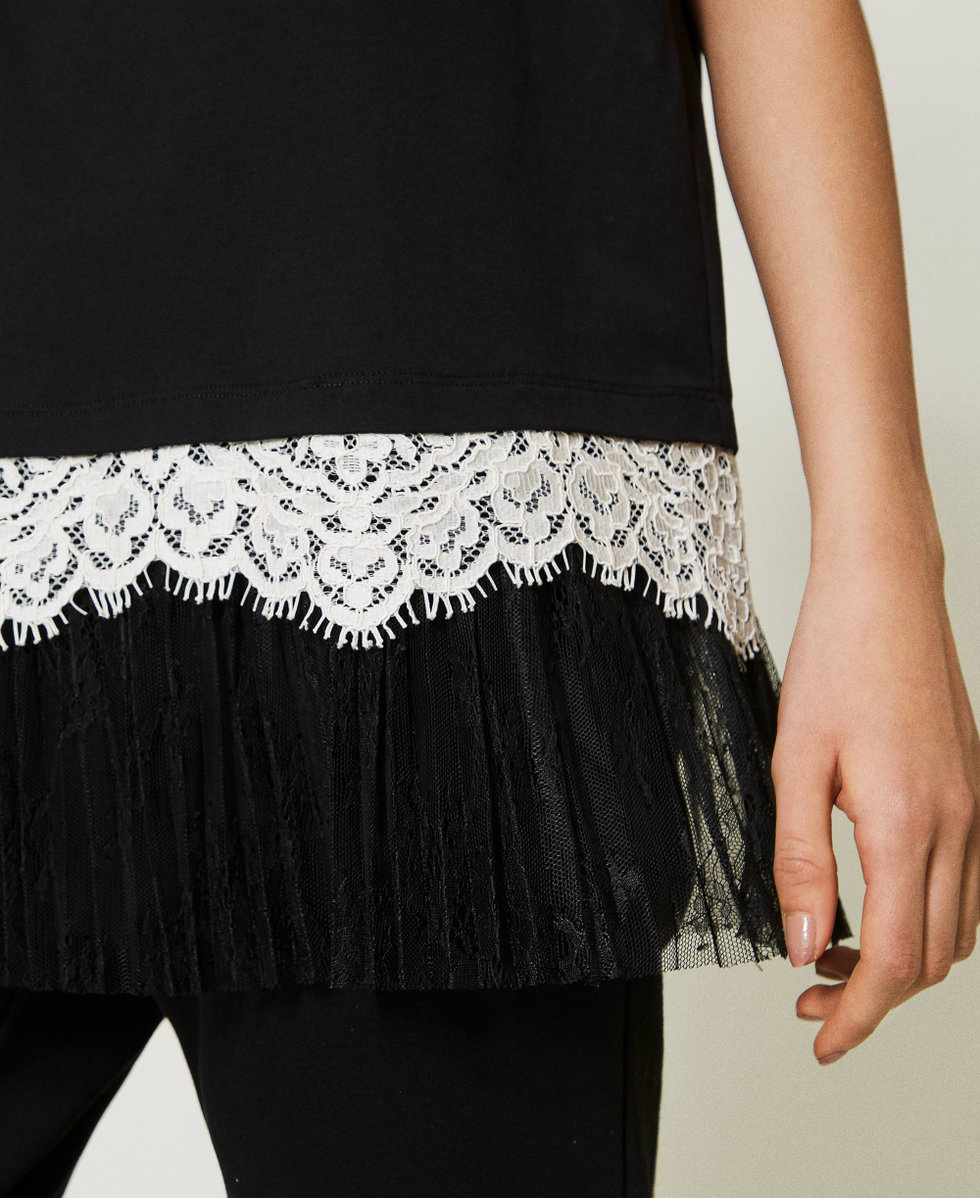 Maxi t-shirt with pleated tulle and lace