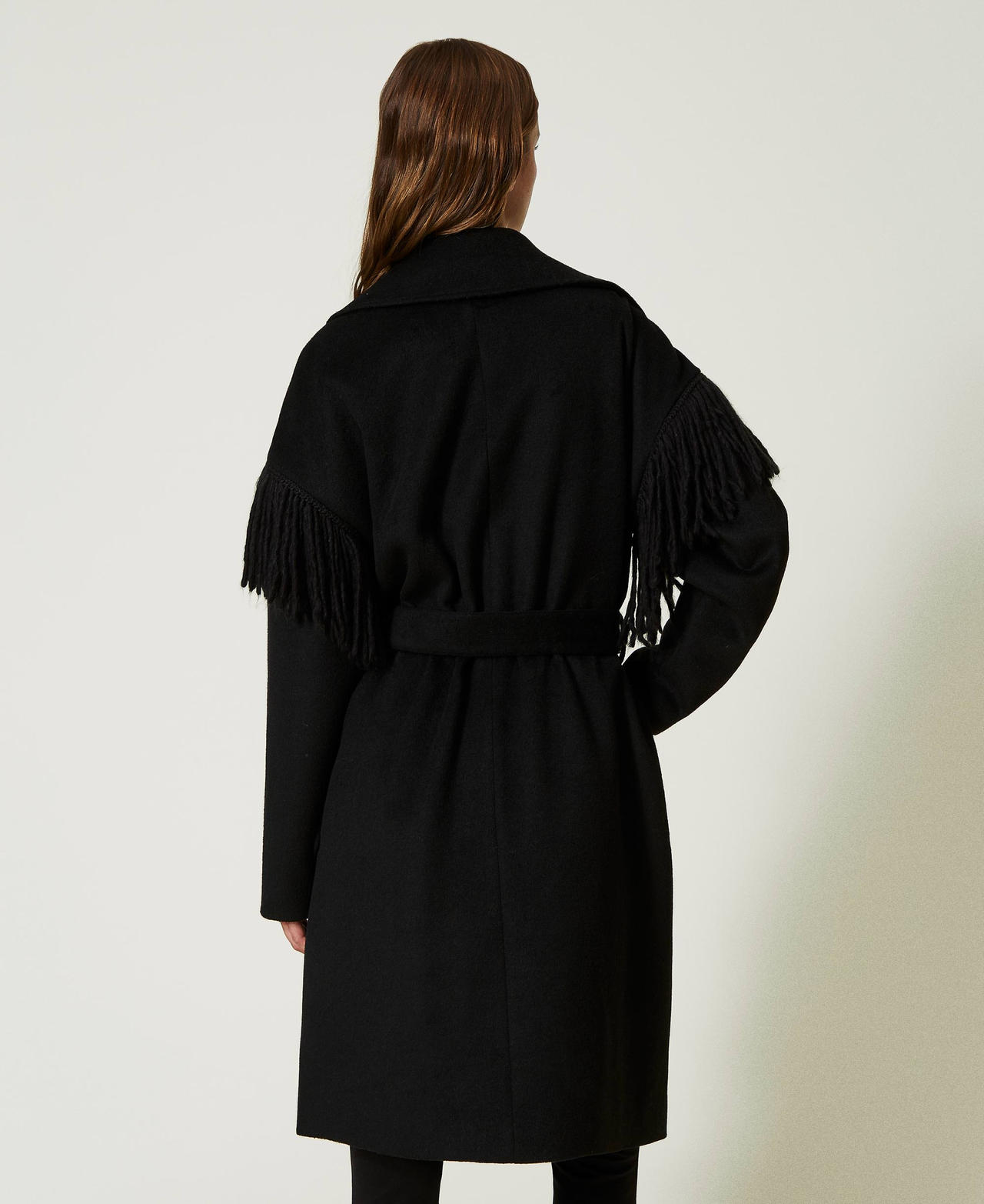 Wool cloth coat with fringes