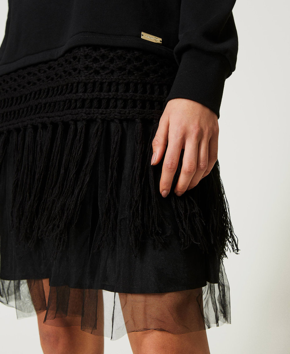Abito corto in felpa con tulle e frange