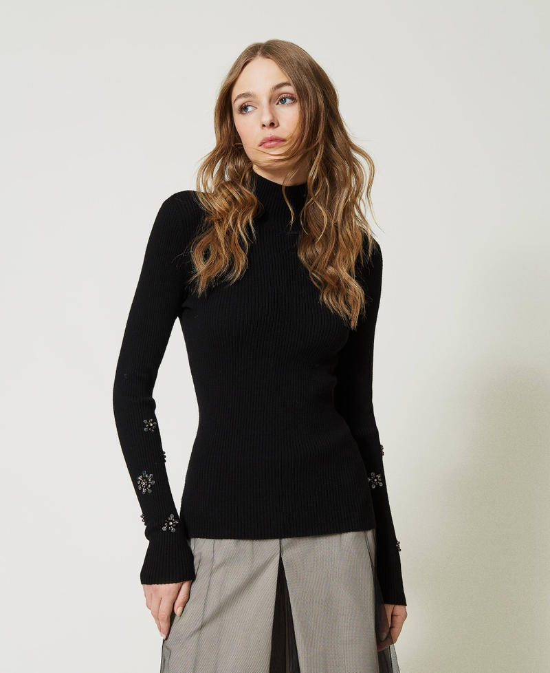 Turtleneck jumper with bezel embroidery