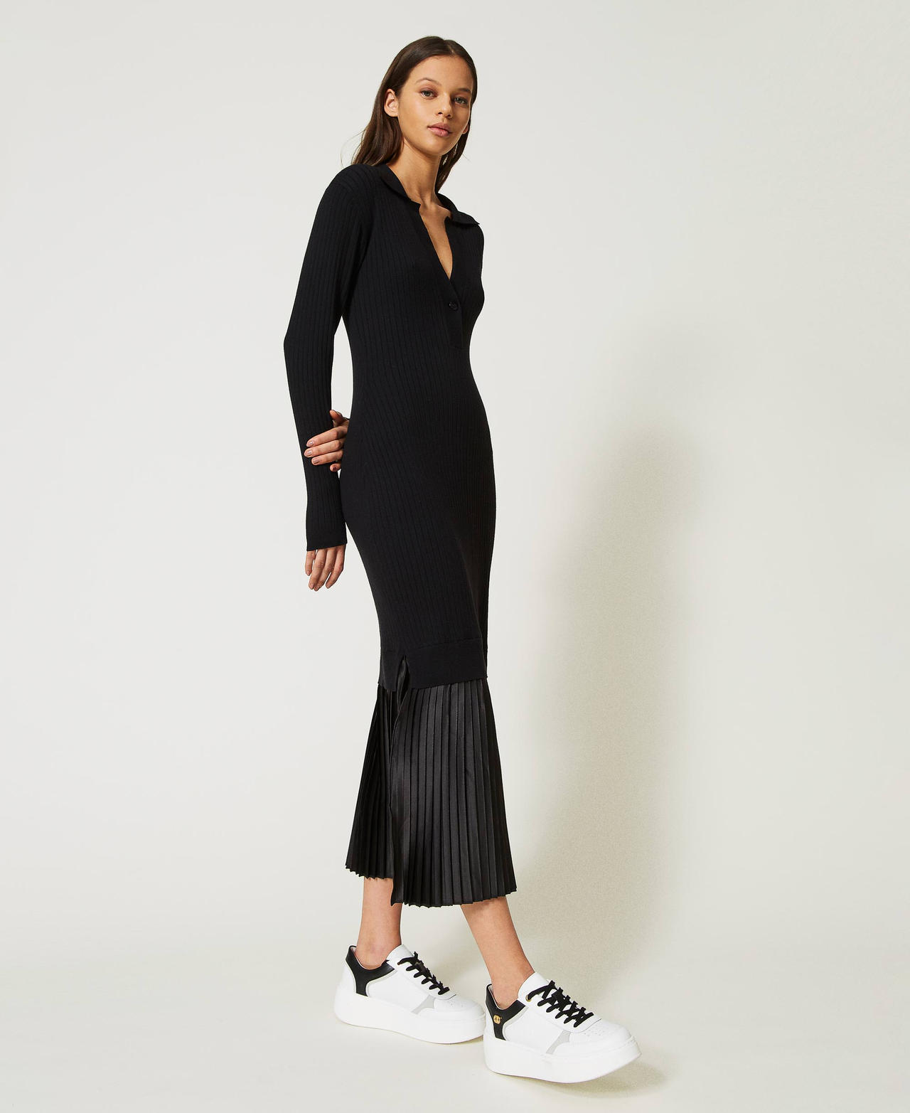 Long dress with pleated flounce Black Woman 232LI37AA_00006_03