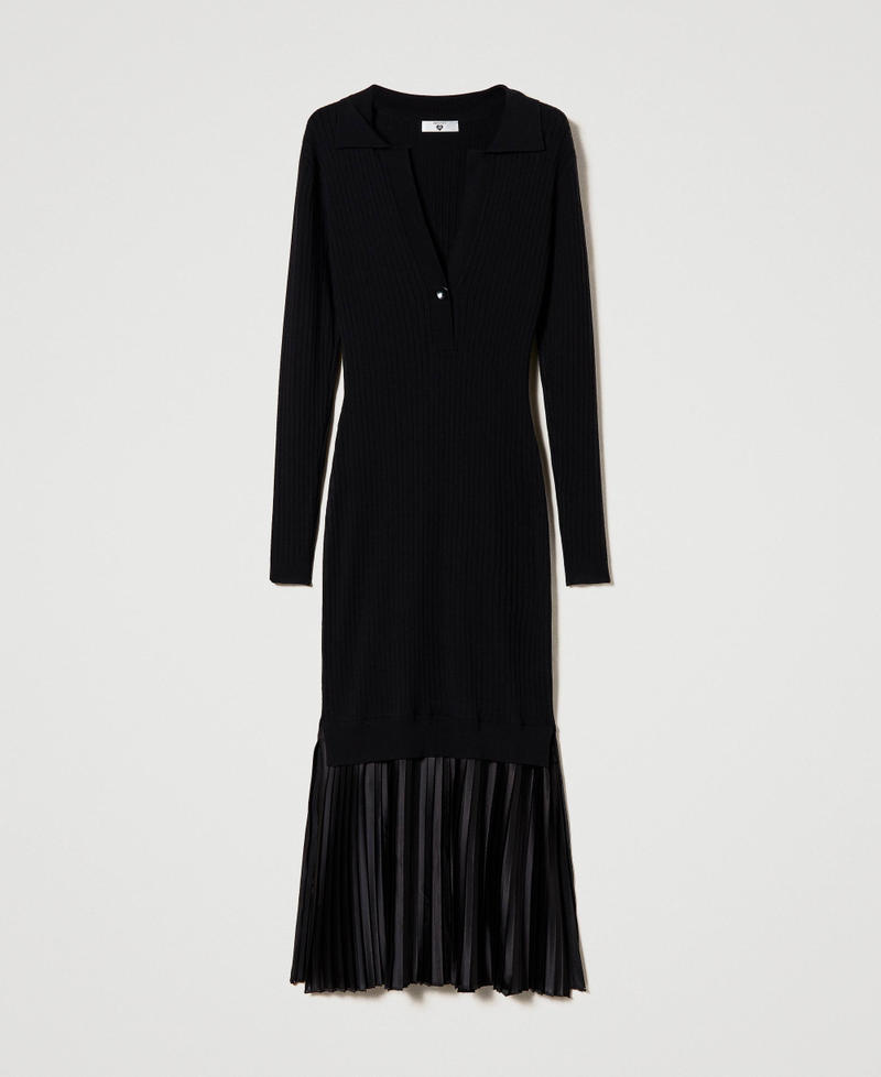 Long dress with pleated flounce