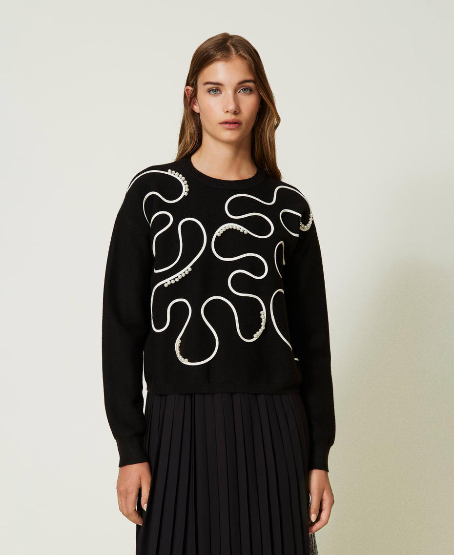 Boxy jumper with embroidery Two-tone Black / Vanilla Woman 232LI3ZDD-01