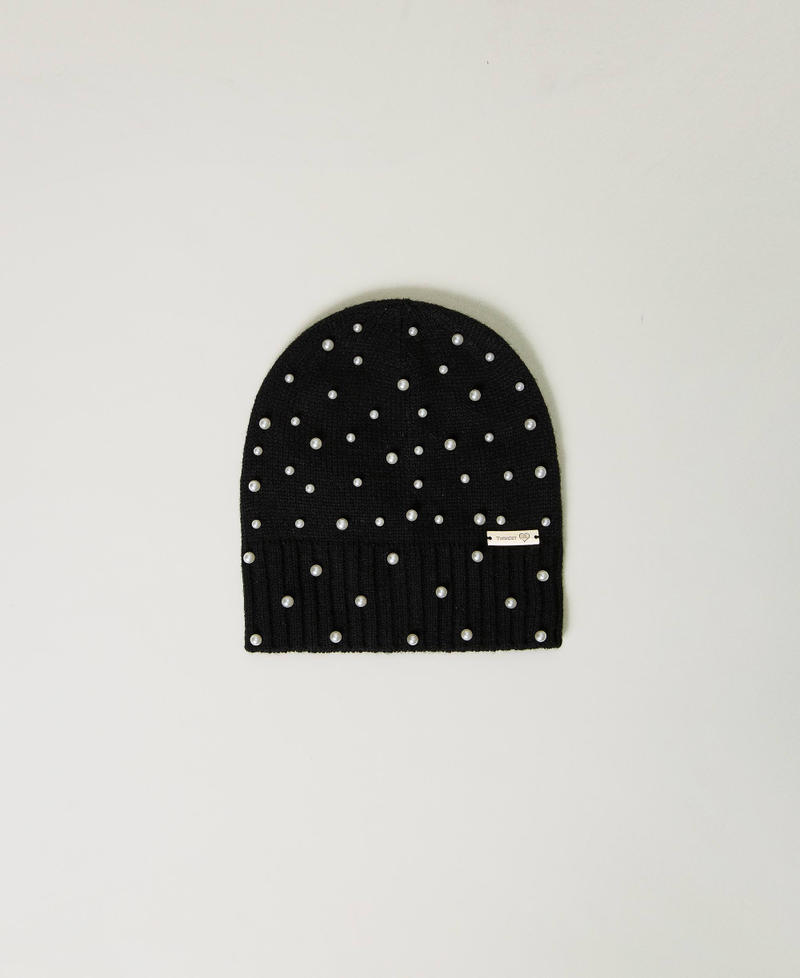 Knit beanie with pearls