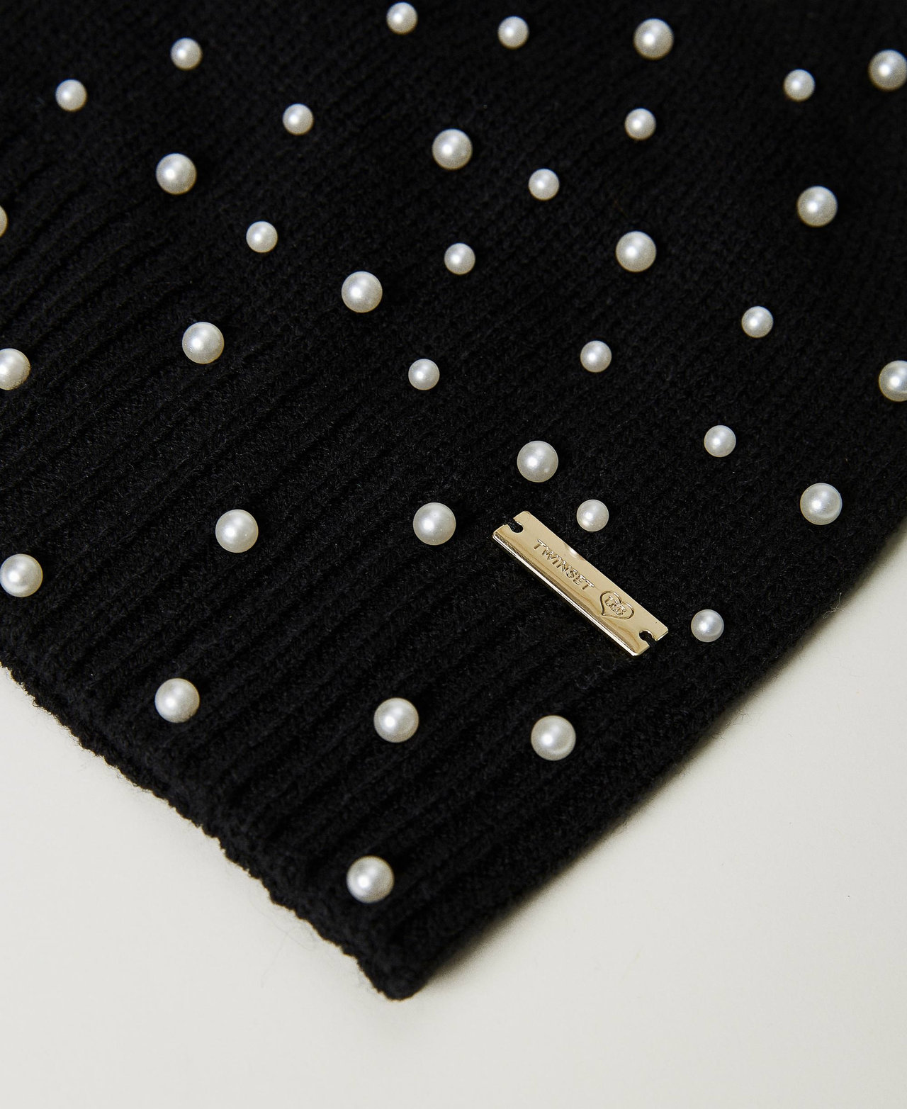 Knit beanie with pearls Black Woman 232LI4PMM-02