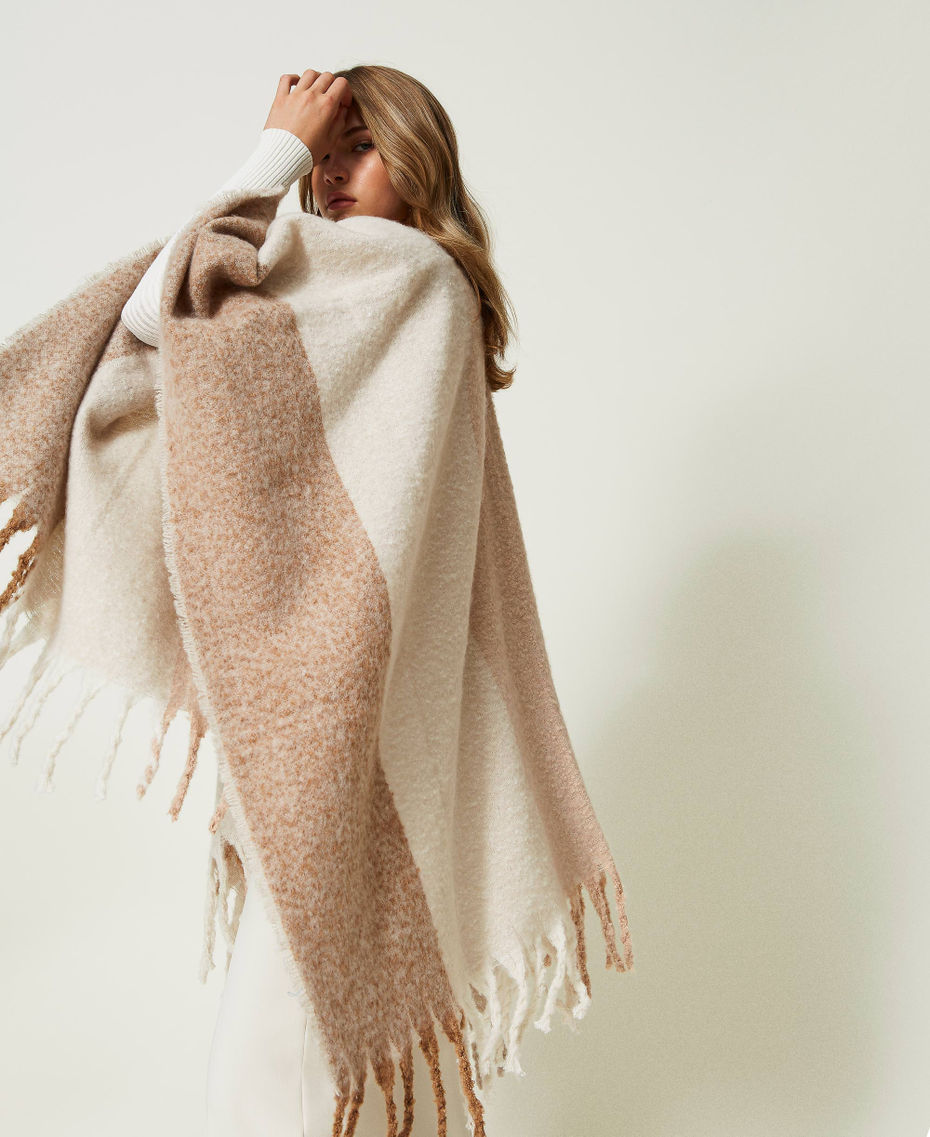 Wool cloth poncho with fringes
