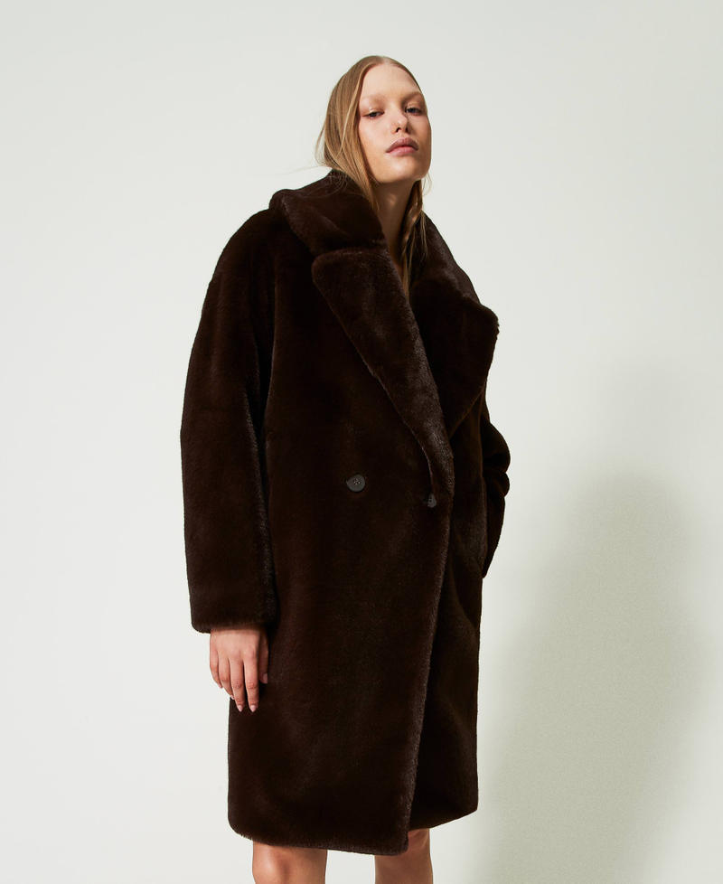 Manteau croisé en fausse fourrure