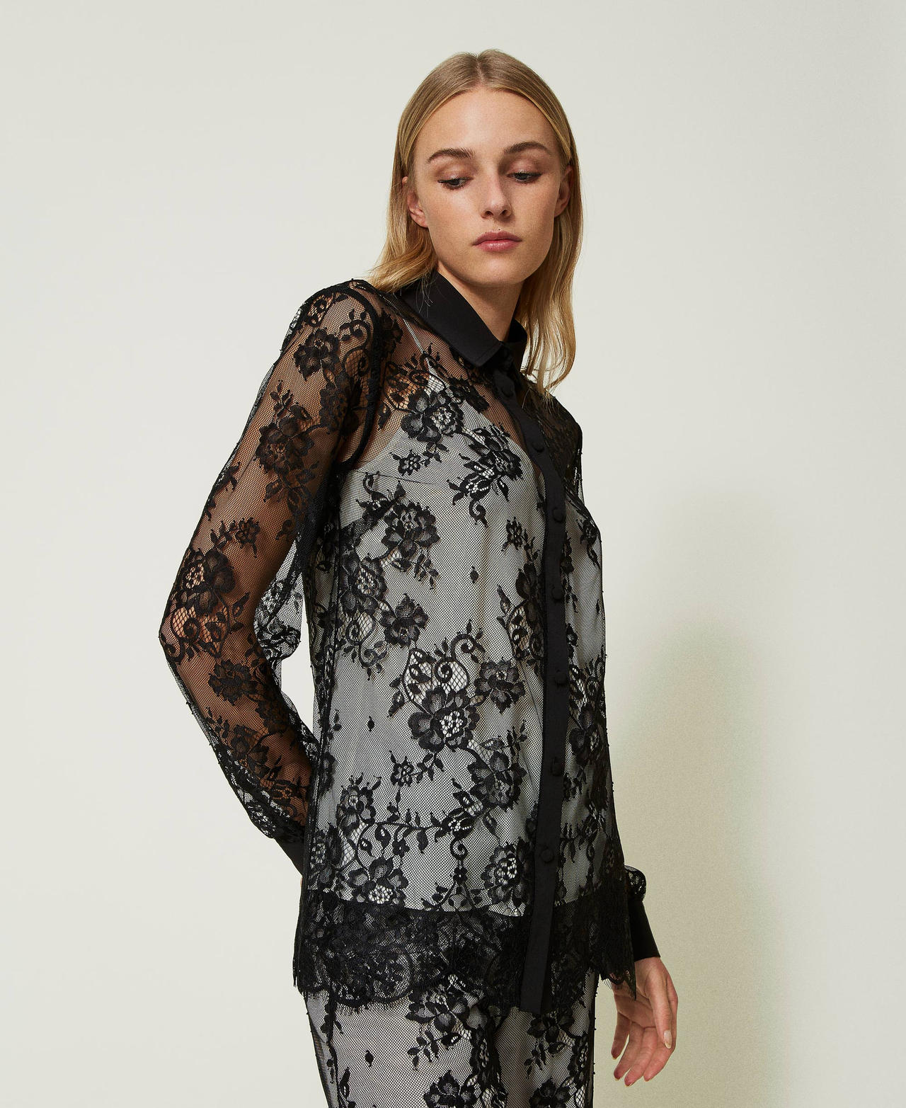 Lace shirt and top Two-tone Black Lace / Mother of Pearl Woman 232LL2BMM-02