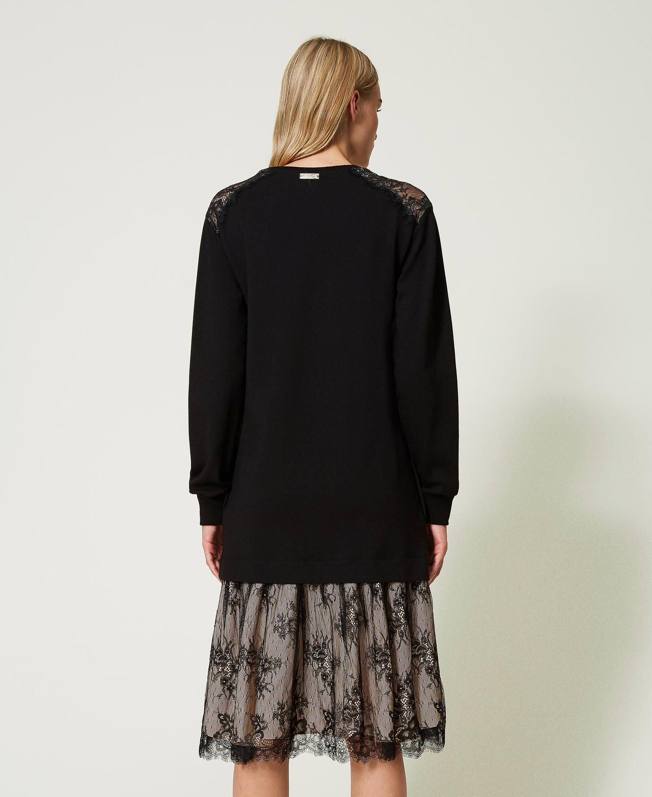 Midikleid aus Scuba und Spitze