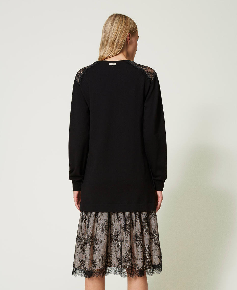 Robe midi en scuba et dentelle