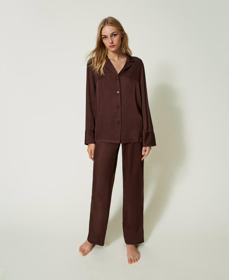 Herrenmäßiger Pyjama aus Satin mit Paspeln „Coffee Bean“-Braun Frau 232LL2ETT-01