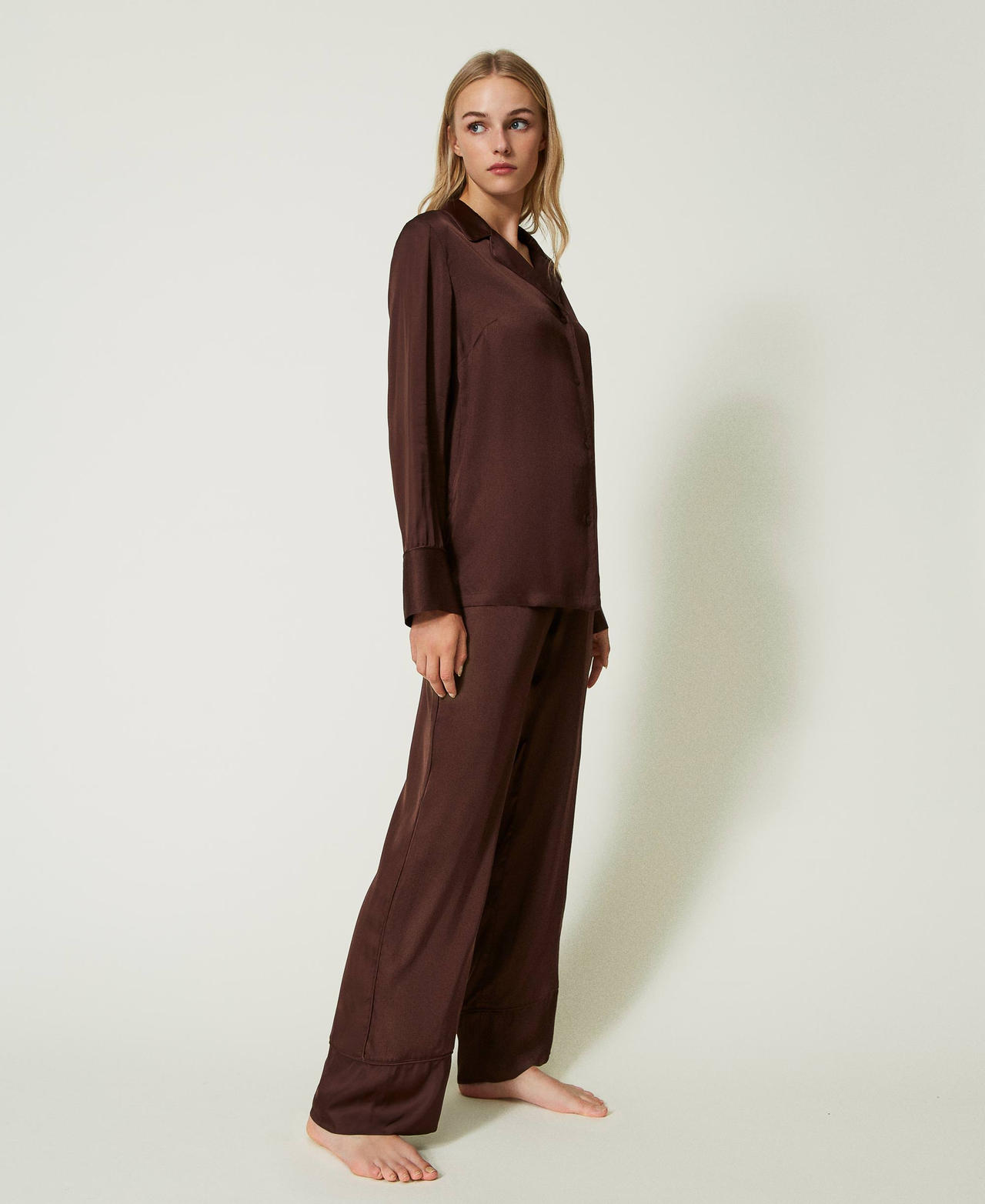 Mannish satin pyjamas with piping