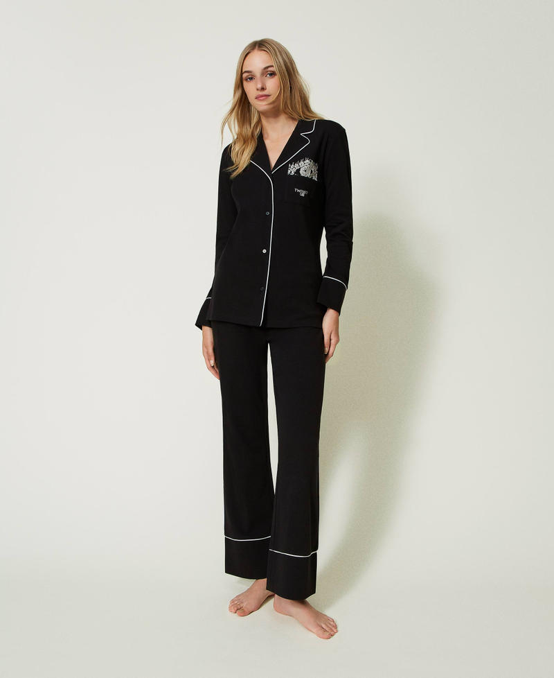Mannish pyjamas with piping and lace