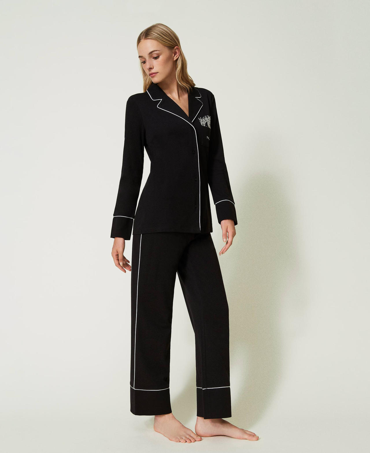 Mannish pyjamas with piping and lace