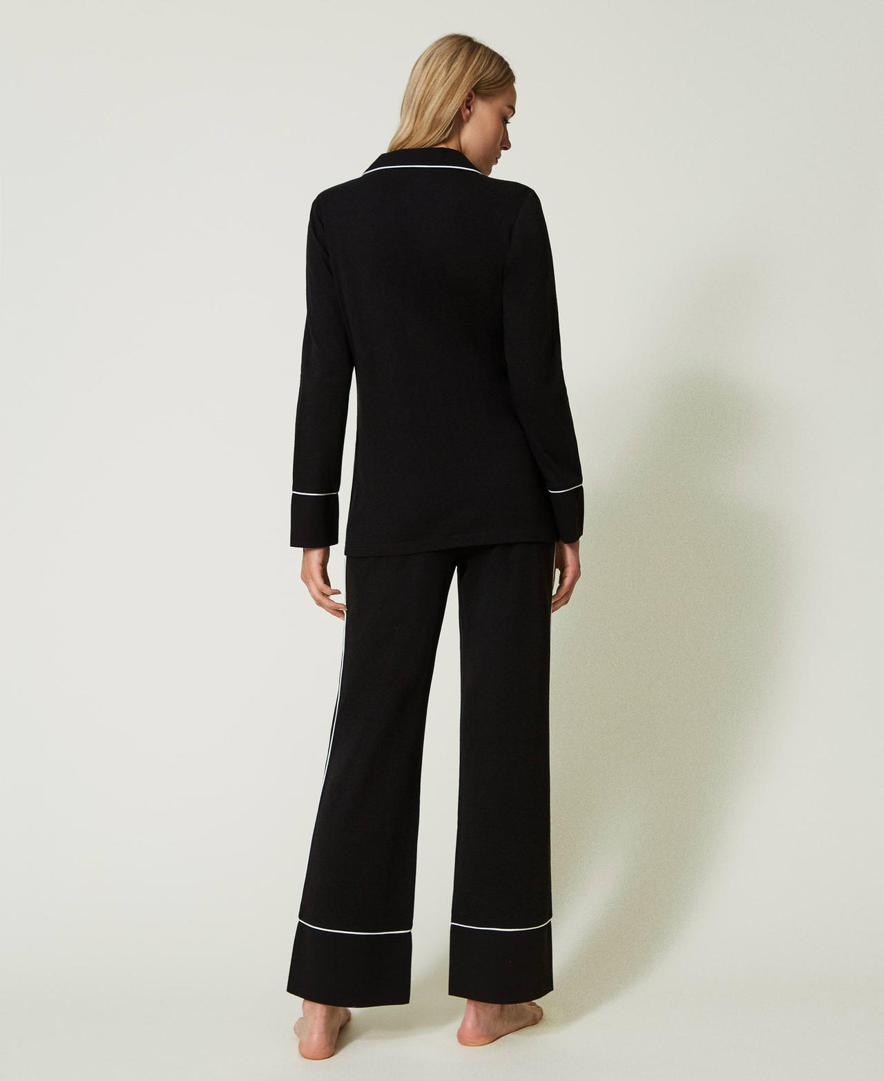 Mannish pyjamas with piping and lace