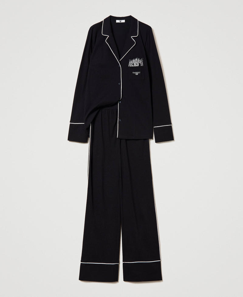 Mannish pyjamas with piping and lace