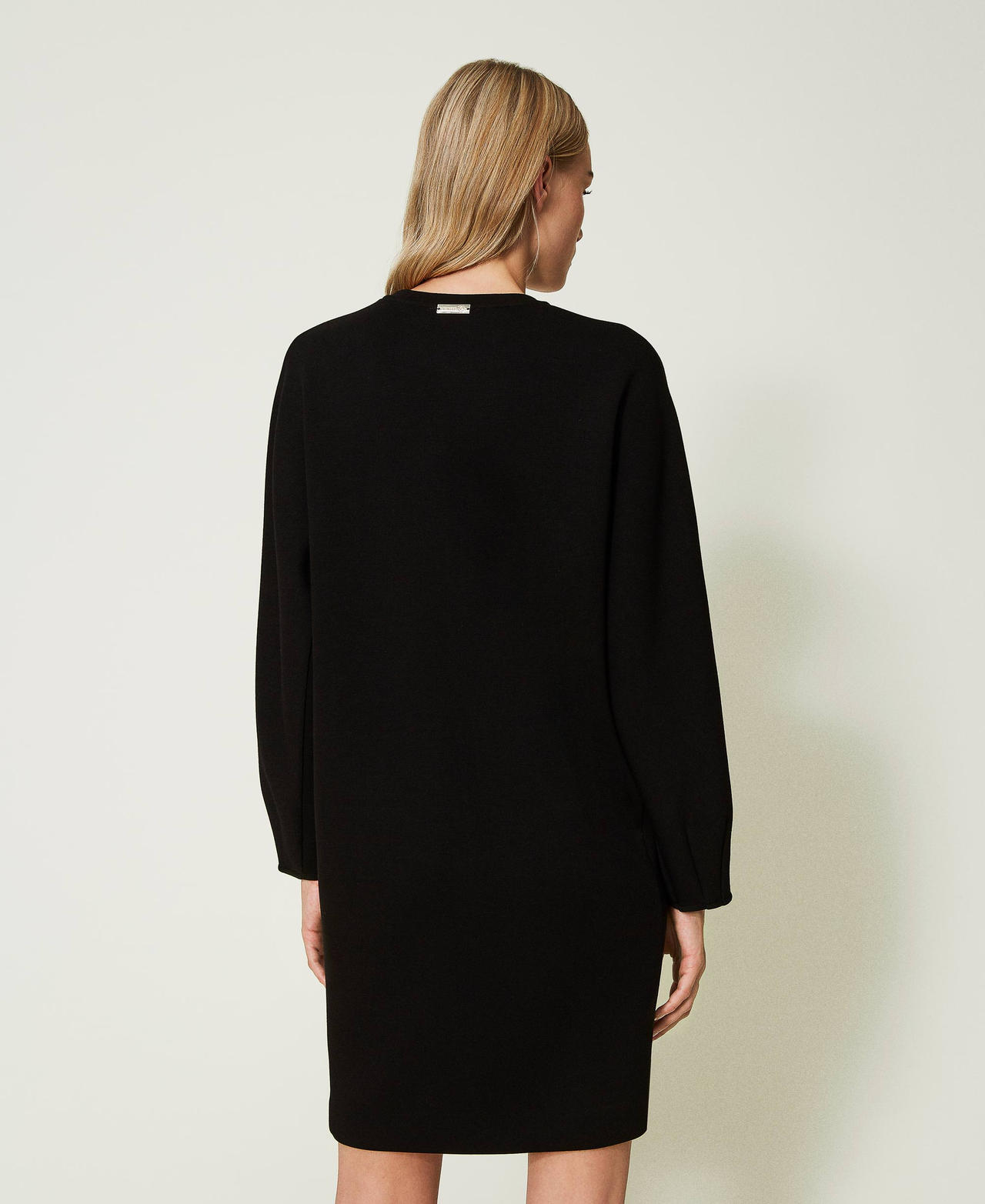Короткое платье с ручной вышивкой Черный женщина 232LL2GAA-03