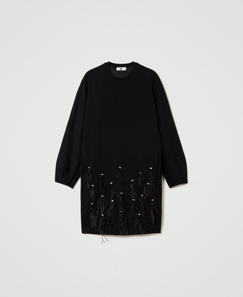 Robe courte avec broderie r&eacute;alis&eacute;e &agrave; la main