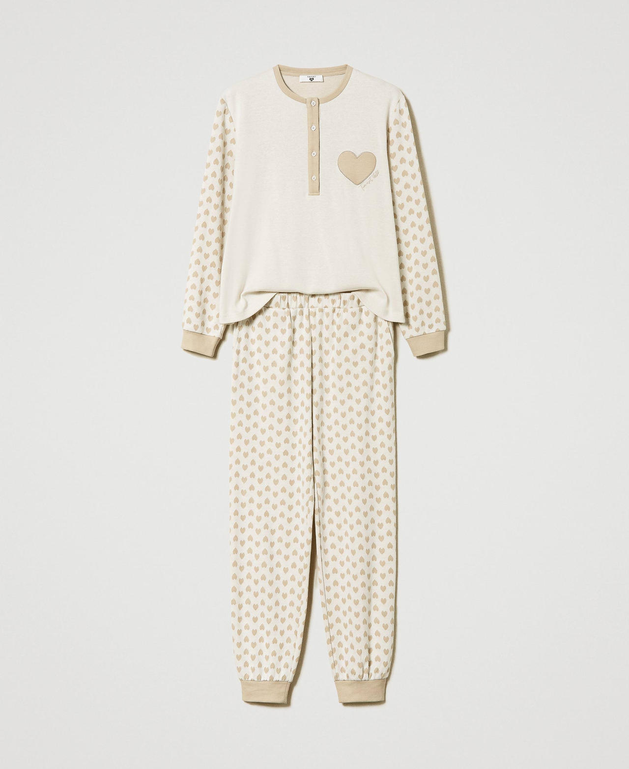 Pyjama avec c&oelig;urs jacquard et inscription