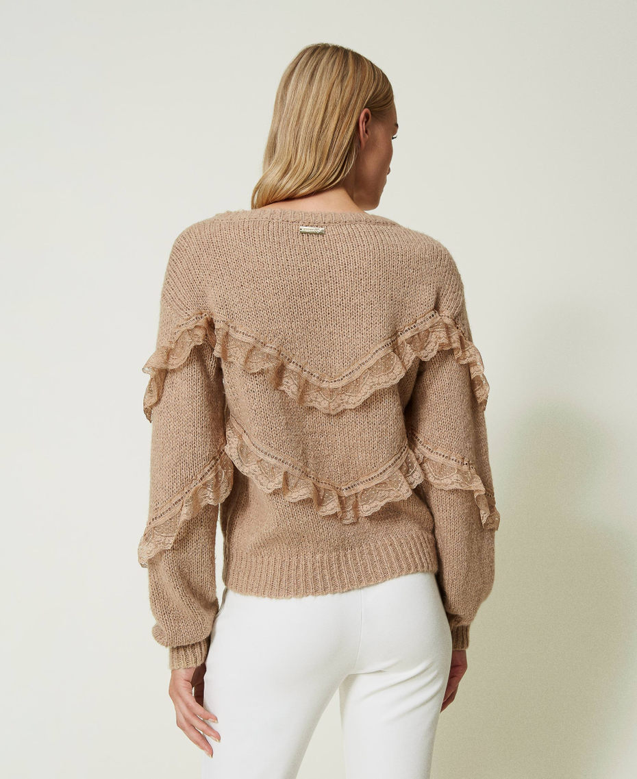 Maglia con volant in pizzo